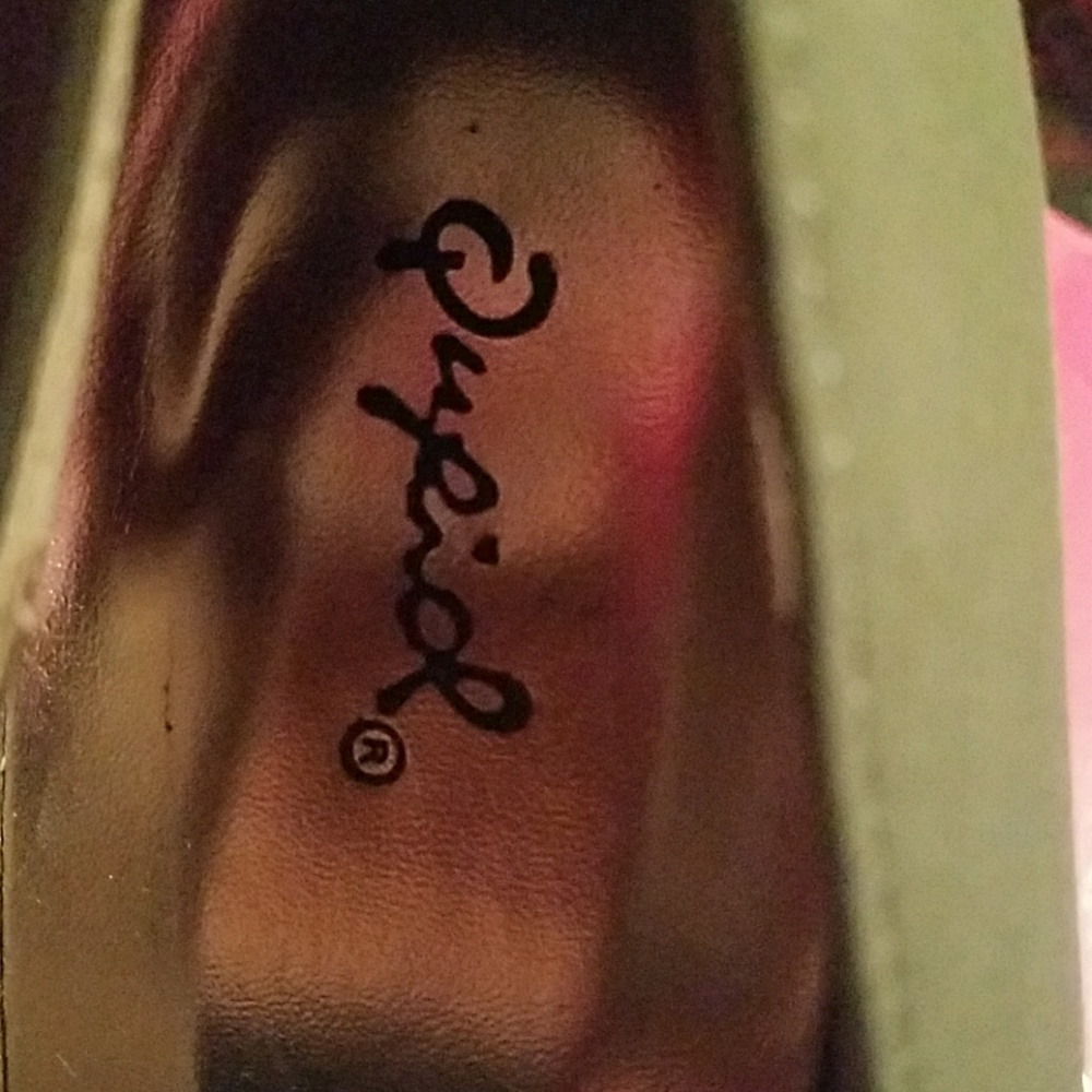 Shoes - Picture 4 of 4
